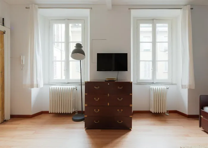 Apartment Guesthost - Sant'ambrogio & Duomo Elegant *